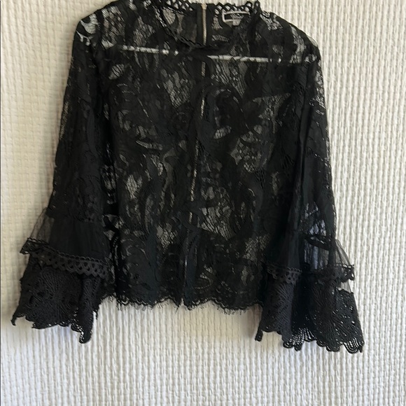 Vivid Elegant Black Lace Top - Picture 5 of 12